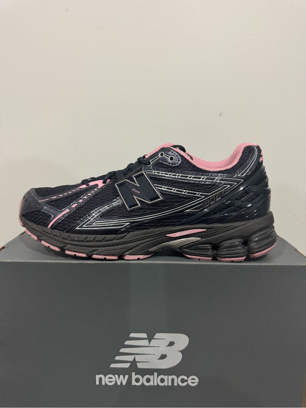 NEW BALANCE 1906R PINK TAFFY MEN RUNNING SHOES